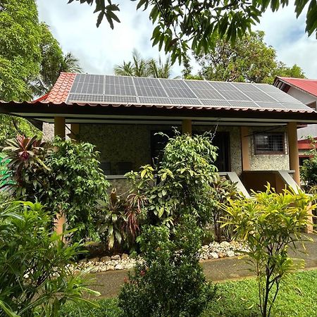 Haus Am Strand Auf Sibuyan Island Nahe Cresta De Gallo - Marevic'S Guesthouse 1 Ohne Klimaanlage Azagra Buitenkant foto