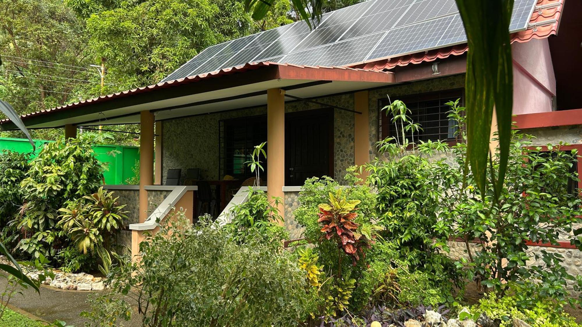 Haus Am Strand Auf Sibuyan Island Nahe Cresta De Gallo - Marevic'S Guesthouse 1 Ohne Klimaanlage Azagra Buitenkant foto